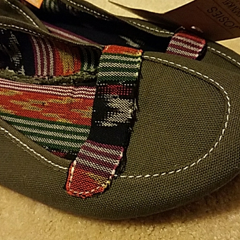 Josies comfy, colorful flats.. - Picture 3 of 6